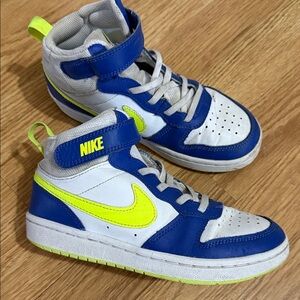 Nike Kids White and Blue Sneakers with Neon Accents